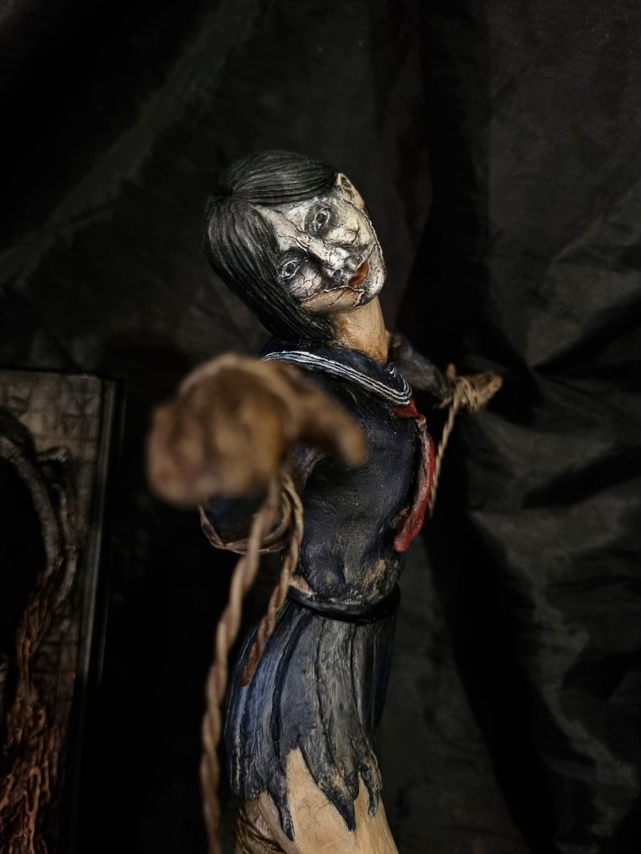 diemmarshall's tweet photo. ayakakashi Handmade Sculpture By me :B 

#silenthill #horror  #pyramidhead #konami #silenthillcosplay #silenthillnurse #cosplay #videogames #survivalhorror #gaming #silenthillhomecoming #residentevil #halloween #silenthillmovie #silenthilldownpour #silenthillgame https://t.co/ZZ12VprrAR