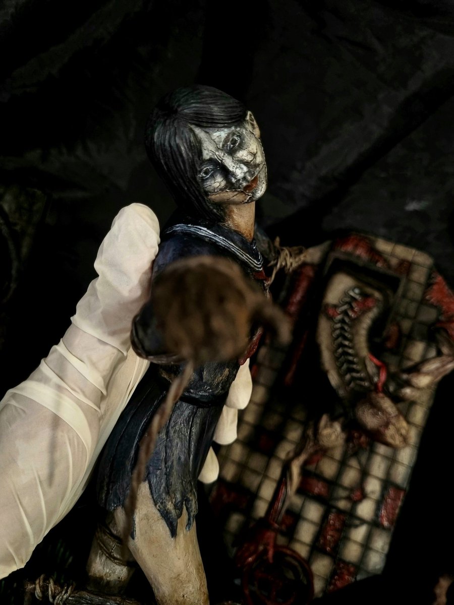 diemmarshall's tweet photo. ayakakashi Handmade Sculpture By me :B 

#silenthill #horror  #pyramidhead #konami #silenthillcosplay #silenthillnurse #cosplay #videogames #survivalhorror #gaming #silenthillhomecoming #residentevil #halloween #silenthillmovie #silenthilldownpour #silenthillgame https://t.co/ZZ12VprrAR