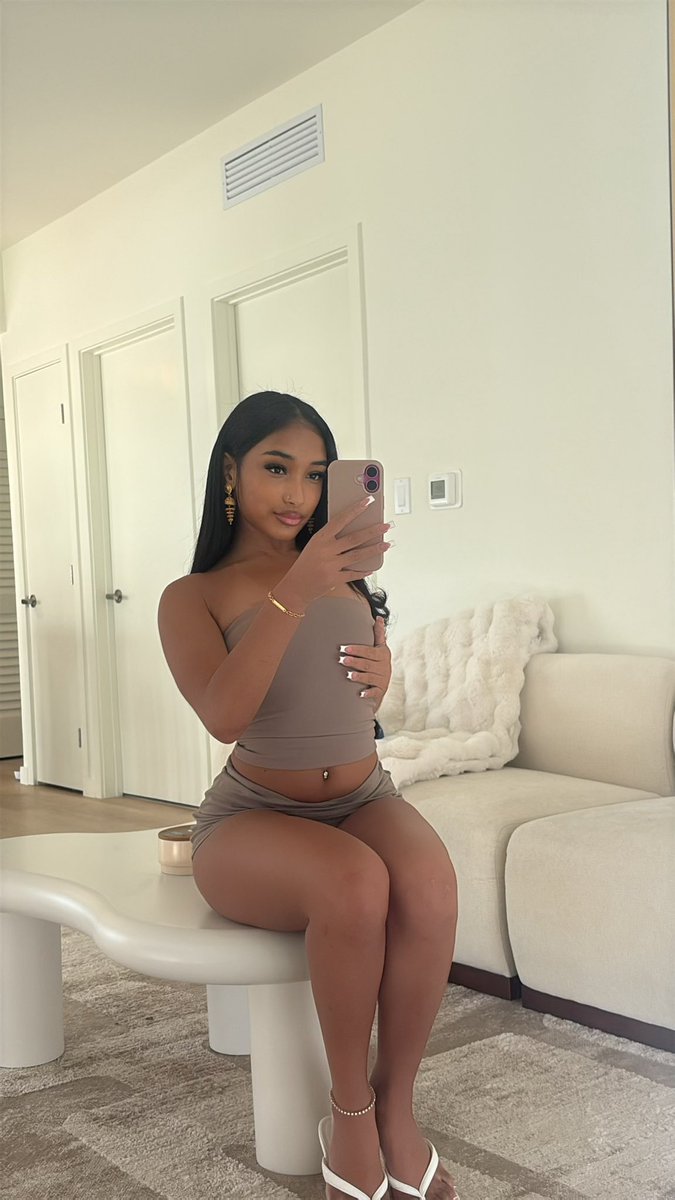 therealmaniiii0's tweet photo. Hi bae 🤎. https://t.co/my7XIndwCH