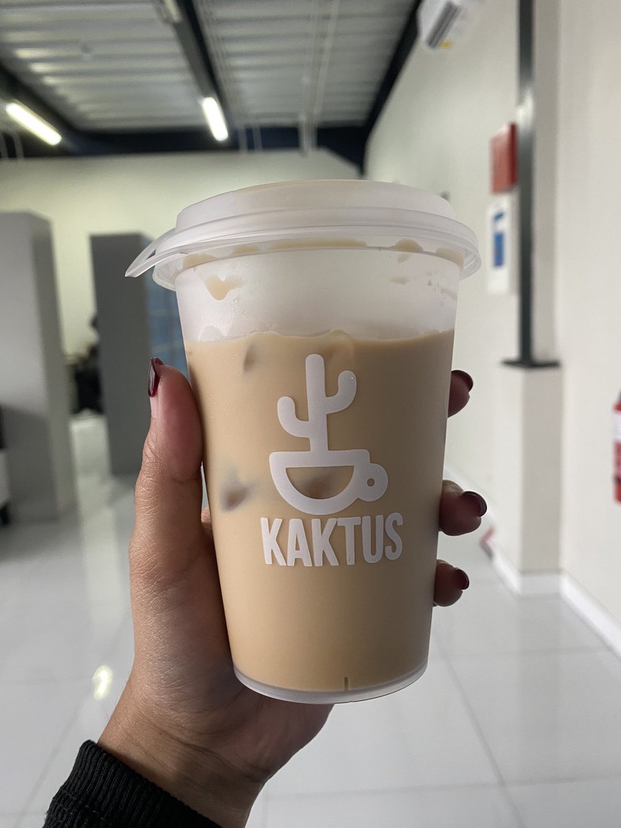 viskaafy's tweet photo. KOPI KAKTUS🌵
Si paling sering banget promo, gila gilaan kalo beli online. Rasanya oke banget, matcha pistachio enak pol 🤤 Beli banyak diskonnya gede bisa 1 kopi 13rb-15rb aja kalo flashsale lebih murah bahkan aku bisa cuma 7rb aja 1 kopinya🤭😂 https://t.co/8vF91idnZp https://t.co/AVLz5FePJR