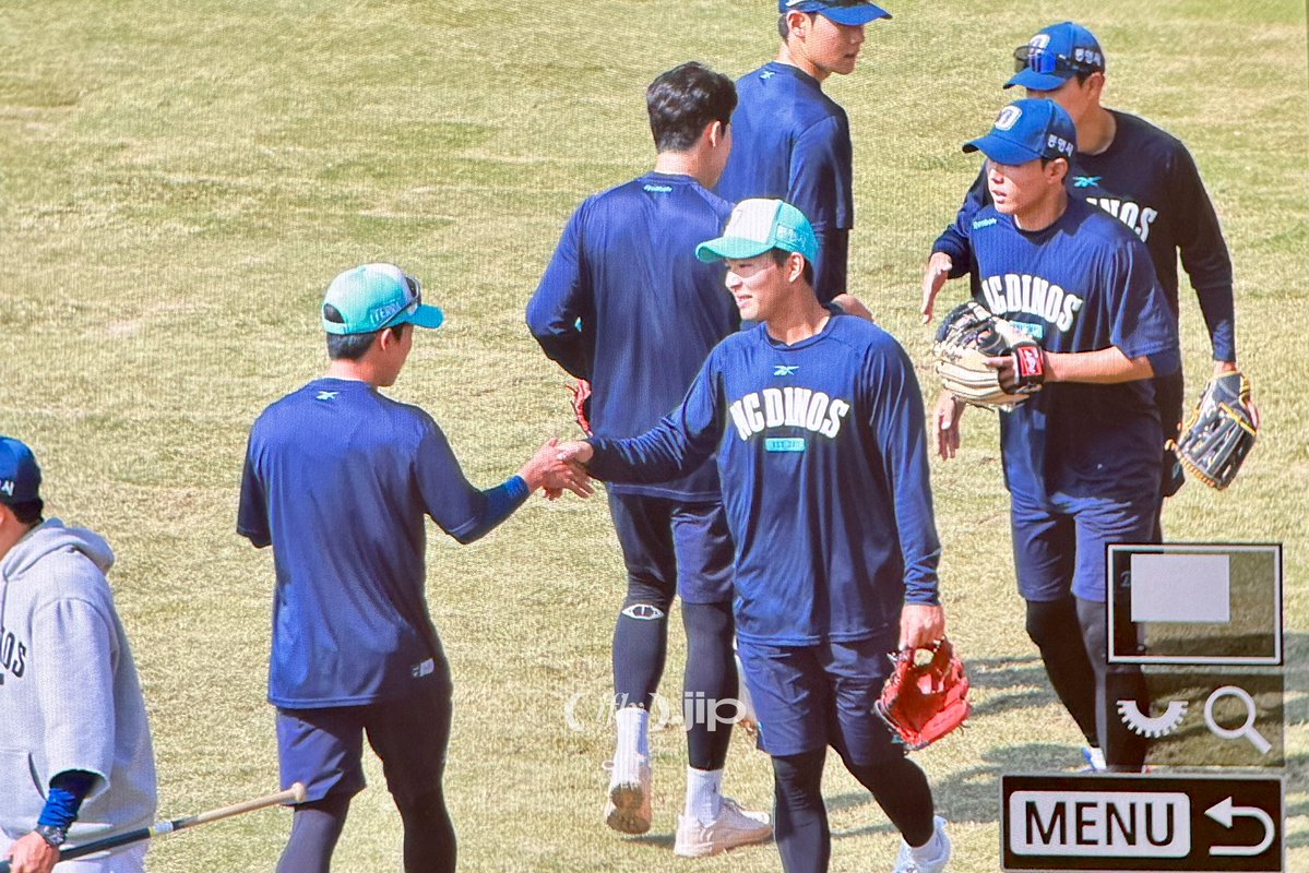 𝗂𝖿𝗅𝗒 tweet media