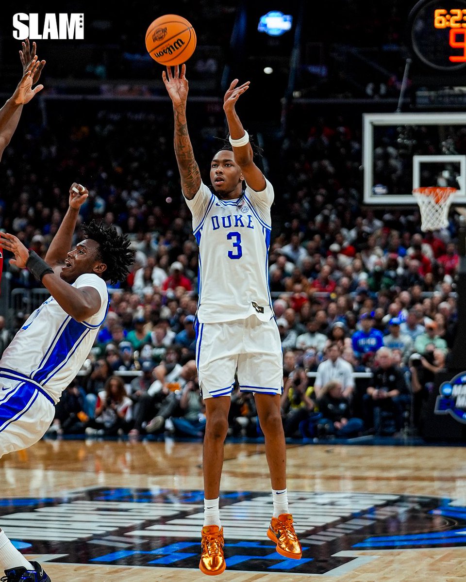 SLAMKicks's tweet photo. Kicks fit for Showtime.

Isaiah Evans dropped a 25-piece in the “Warning Label” Nike Book 2 to help Duke advance to the Elite Eight 😈 https://t.co/odvFOeJCfM
