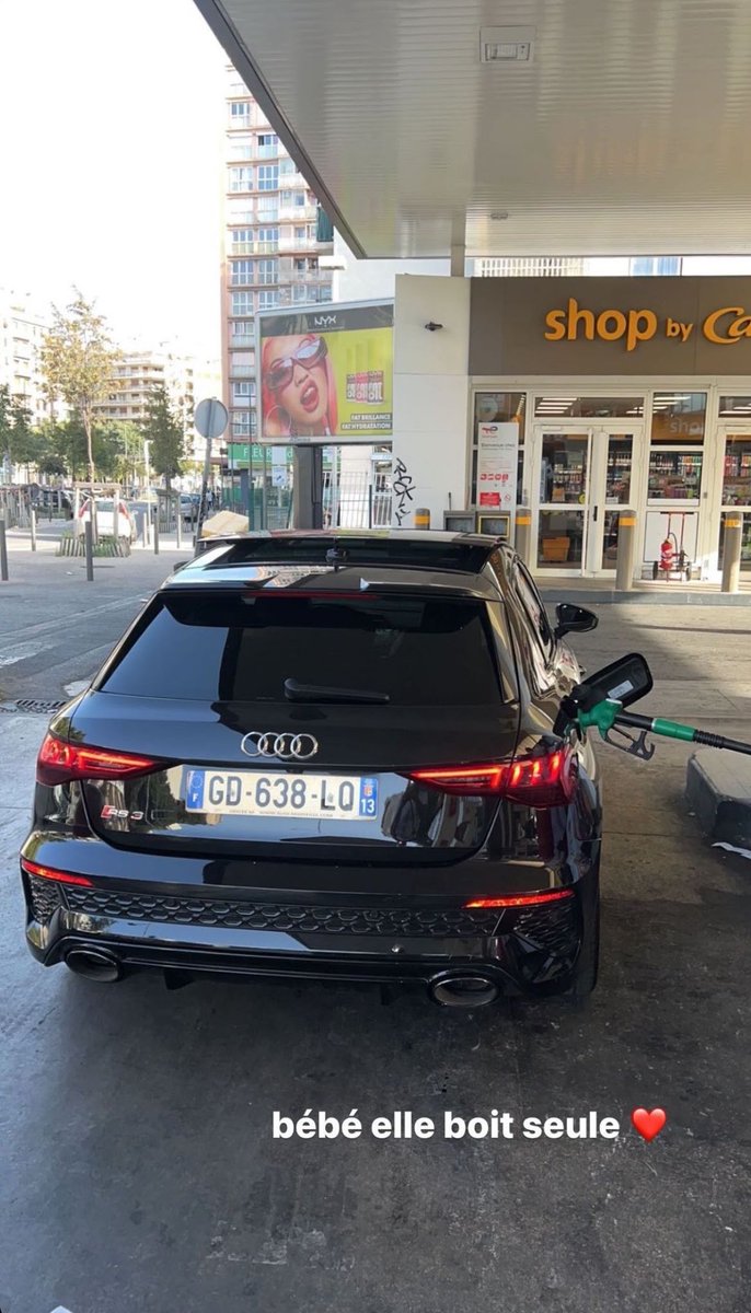 blondalt tweet media