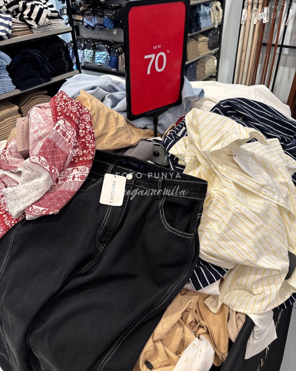 megantropuzz's tweet photo. Mau nangis Executive diskon 70% 😭 beli
kemeja dari 200rb jadi cuma 60rban bahan udh 100% katun👌￼ https://t.co/yVmKHxZjIX