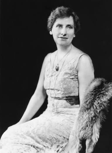 raypenn007's tweet photo. Nellie Tayloe Ross became the first female governor in United States history when she was sworn in as the 14th #Governor of #Wyoming on January 5, 1925. she won a special election to complete the term of her deceased husband serving until 1927.
 #WomenHistoryMonth https://t.co/KAamZajVFK