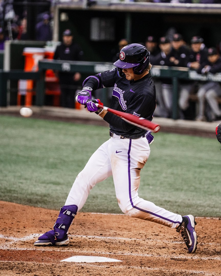𝐇𝐞𝐚𝐭𝐢𝐧𝐠 𝐔𝐩

Sawyer Strosnider's last 6 games:

10-24 (.417), 9 Runs, 1 2B, 6 HR, 20 RBI

#GoFrogs | #FrogballUSA