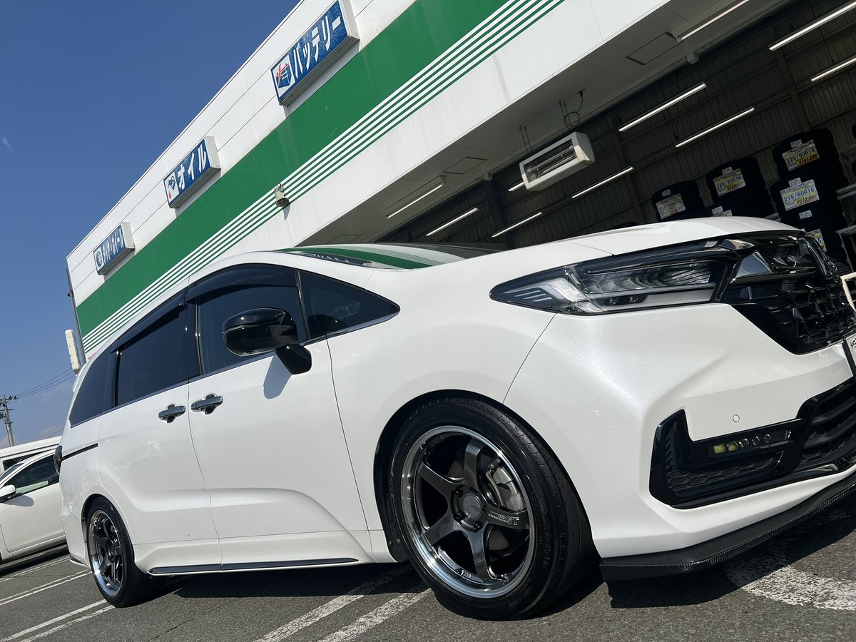 TGmoriokakita's tweet image. ふふふ😏
このデザインとこのカラー✨
カッコいいですねー😆
#ADVAN #GT #HONDA #オデッセイ