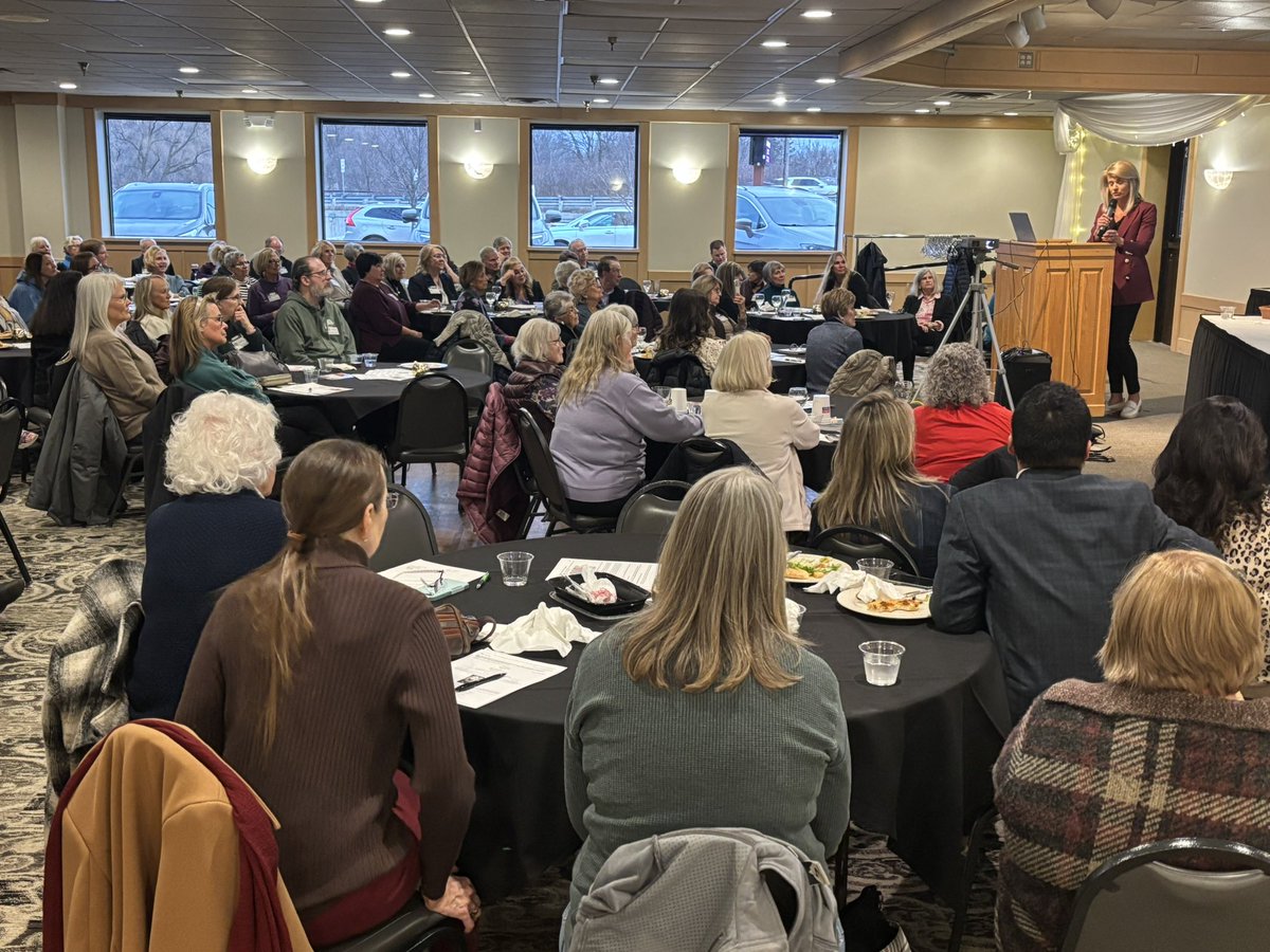 Liz Collin tweet media