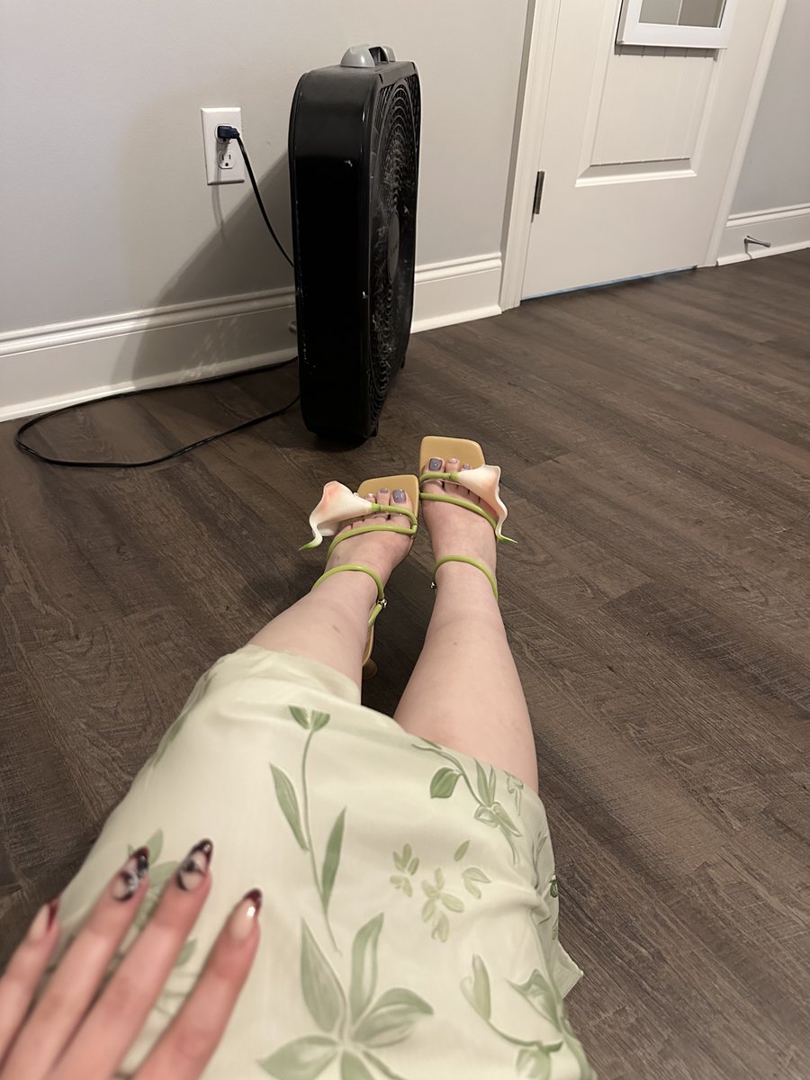 Nora Knows🤎🍄🌷 tweet media