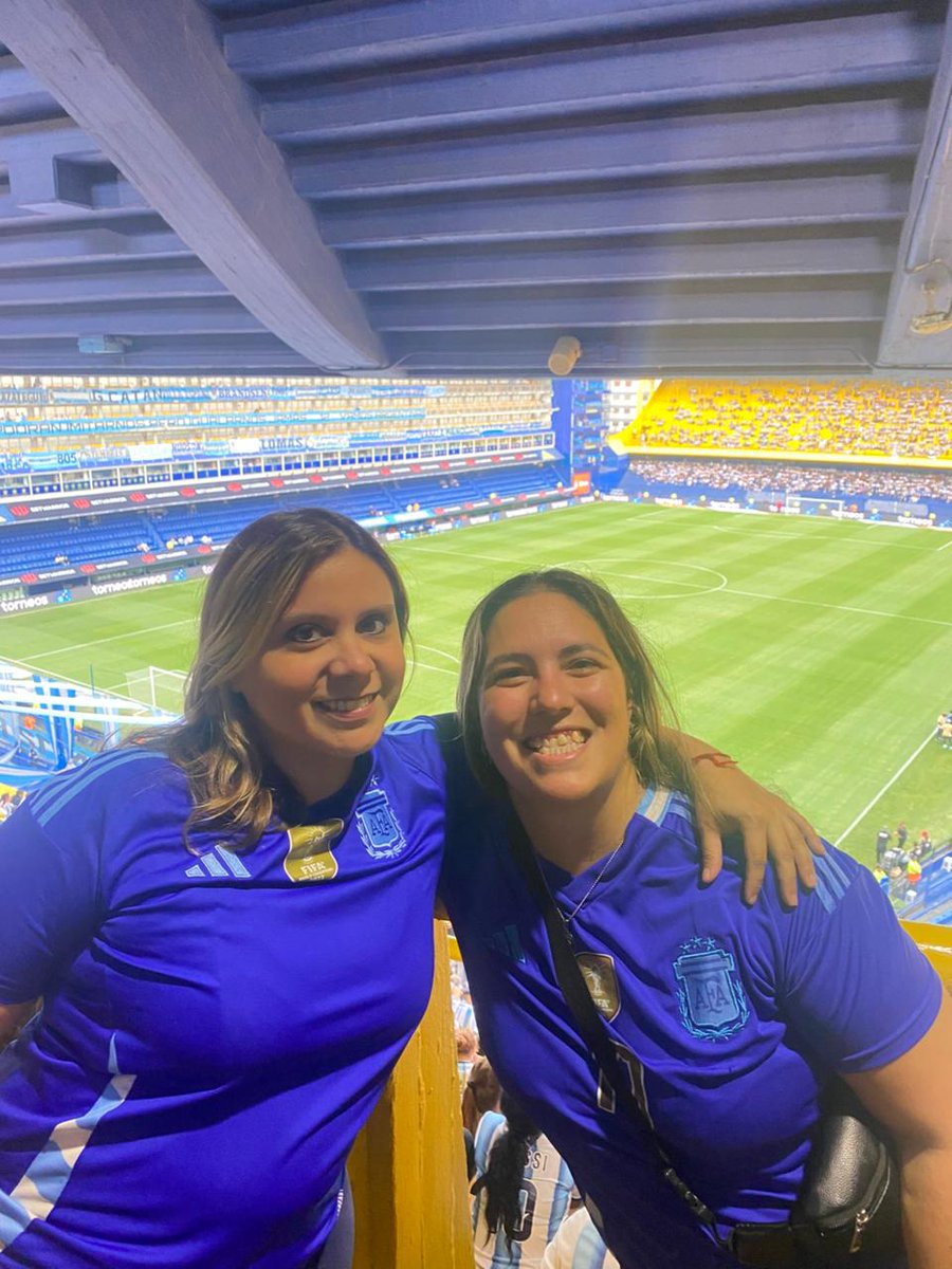 Mane Montiel + 1m2 tweet media