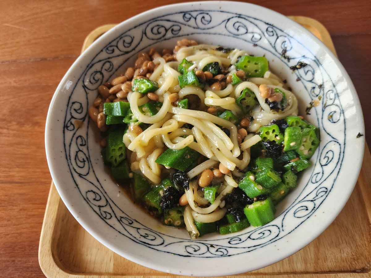 yangonow's tweet photo. ミャンマーの三連休中日のランチ。昨日作った納豆を使って、ネバトロうどん✨ https://t.co/fNWMJ7jX74