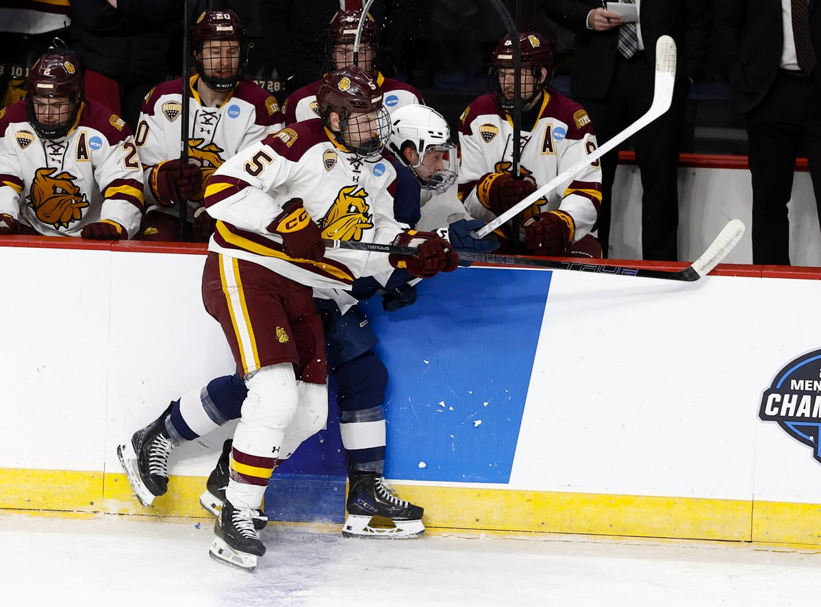 UMD Men's Hockey tweet media