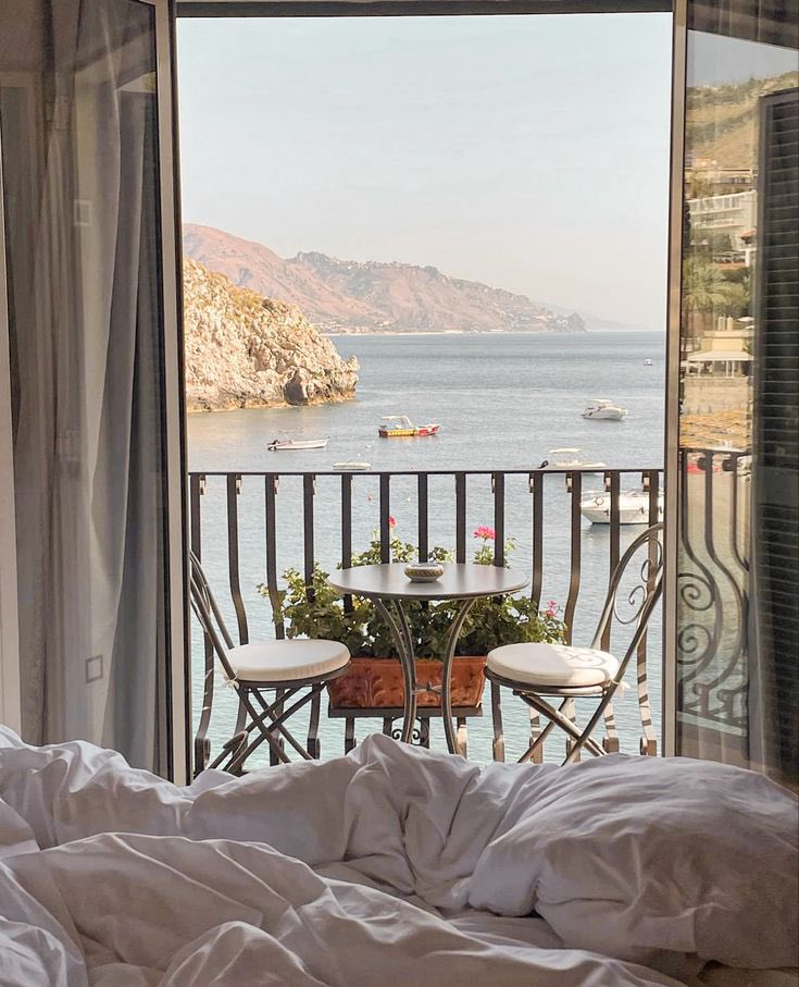 Maureen Olivia | Rest tweet media