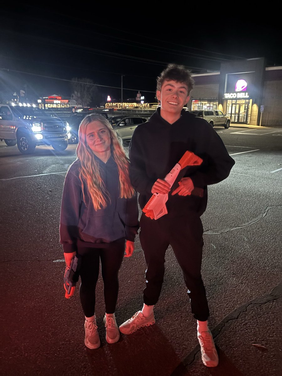 youngunsmf's tweet photo. marco rolllyandoo kill on jerkkkofff #1v1 #weakk @StillyNerf26 https://t.co/Sgsn85ULP0