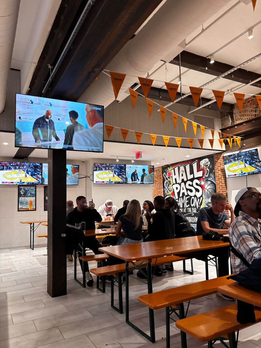 Barred in DC tweet media