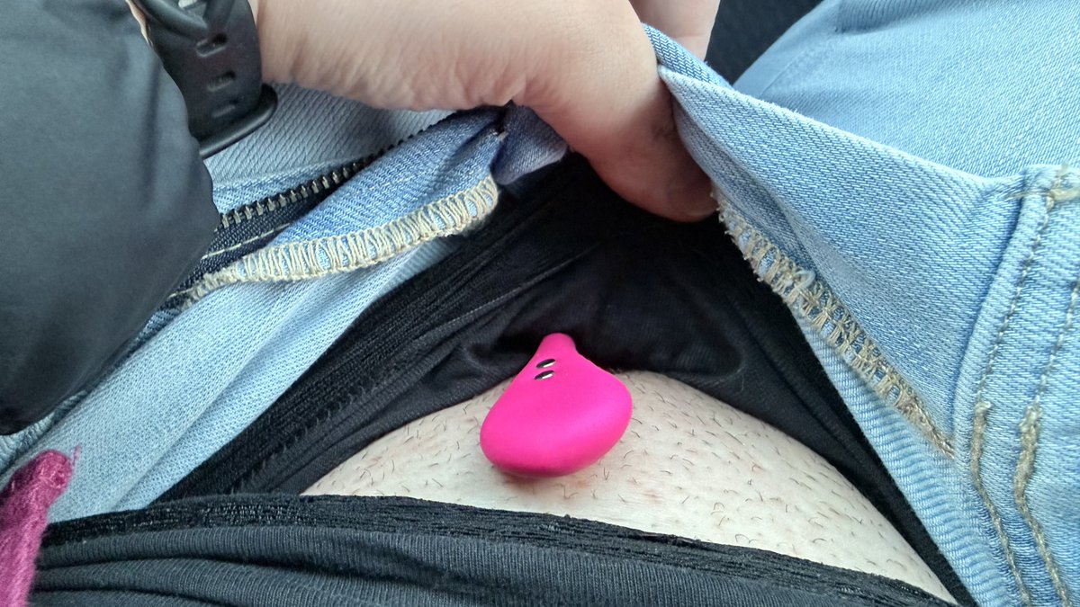 SexyBlonde955's tweet photo. We had a little fun night out!
#publicflashing #lush #hickies #kinky #horny #orgasms #naughty https://t.co/gn1JDJqvbt