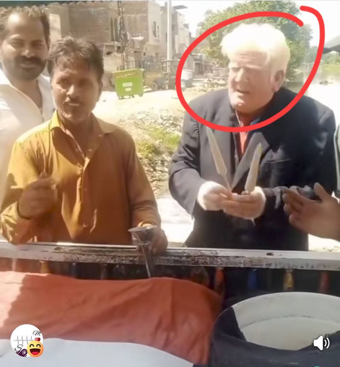 Amina_Nur_005's tweet photo. ایران کی جنگ میں ناکامی کے بعد Donald Trump نے اپنی پالیسی بدل کر کلفی فروشی شروع کر دی just funny 😂🤣🤣😂😂😂
#funny #fullfunny #ایران #justmazak #funnycontent #PakistanHameshaZindabad https://t.co/wDjNz0Cktw