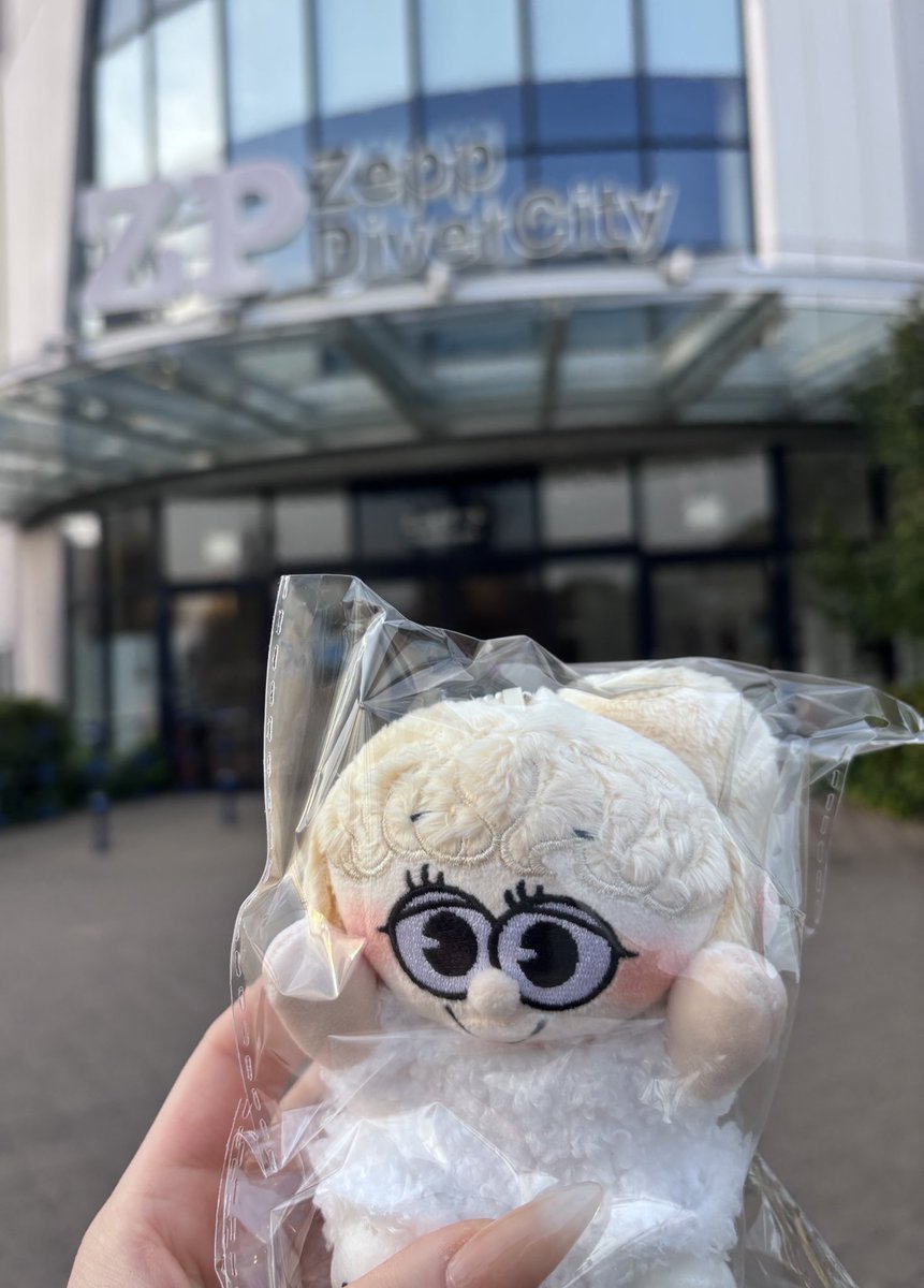shi_ka___'s tweet photo. 今回のライブも楽しかった^^
次はいつかなあはやくそあちに会いたい！
ハイタッチできたし可愛いって言って貰えたし大好きです🥺✊

@soala_official 💜💜💜

#soala #soalove #そあらぶの輪 https://t.co/xVQaJ4GuPU