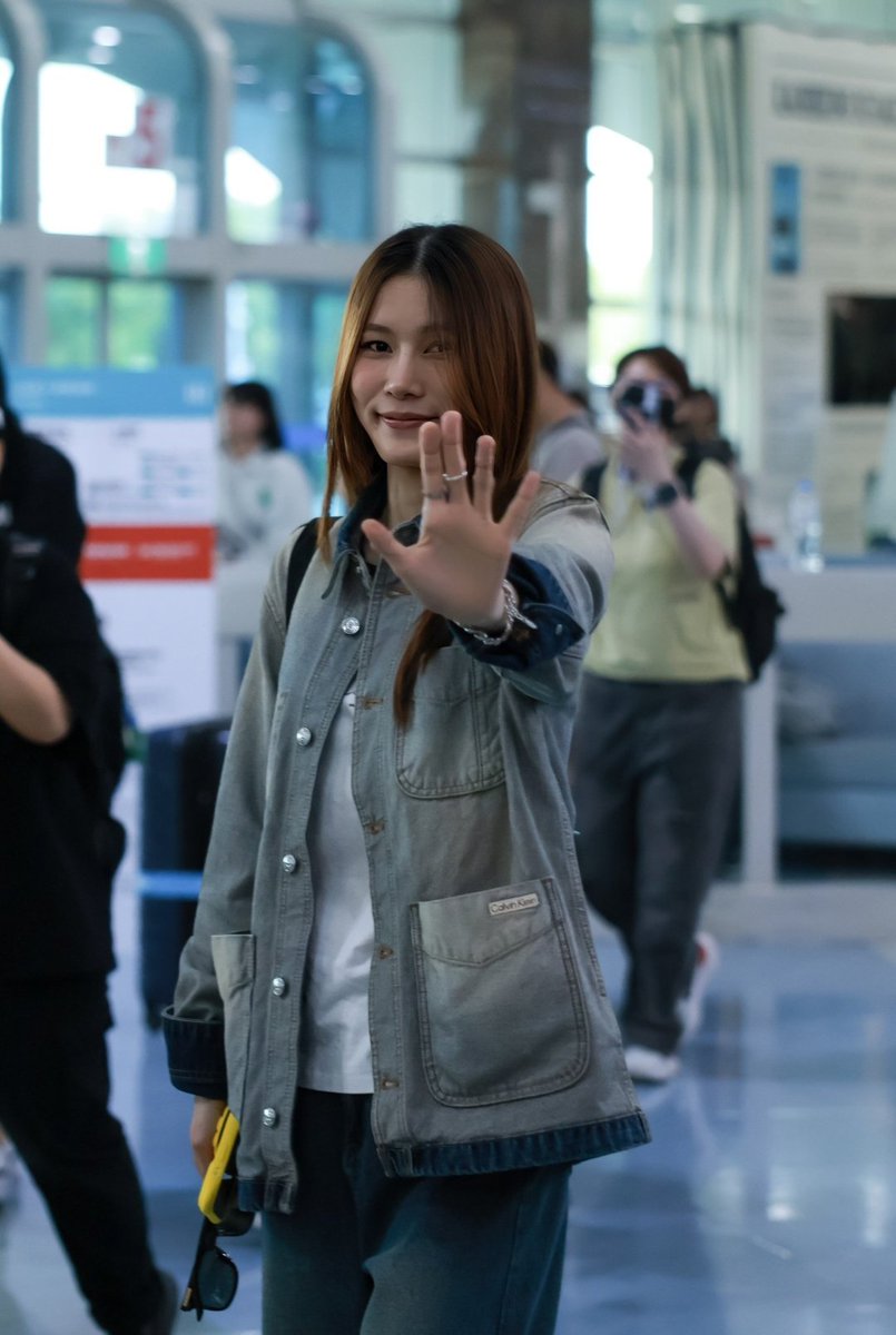 สมยศ 🪜🌴 tweet media