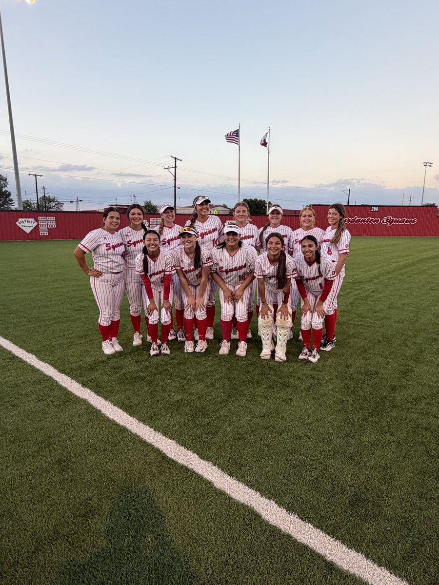 JourdantonSB's tweet photo. Squaws stayed together to finish out on top! 
#CPH #FAW https://t.co/87IVSLwGf9