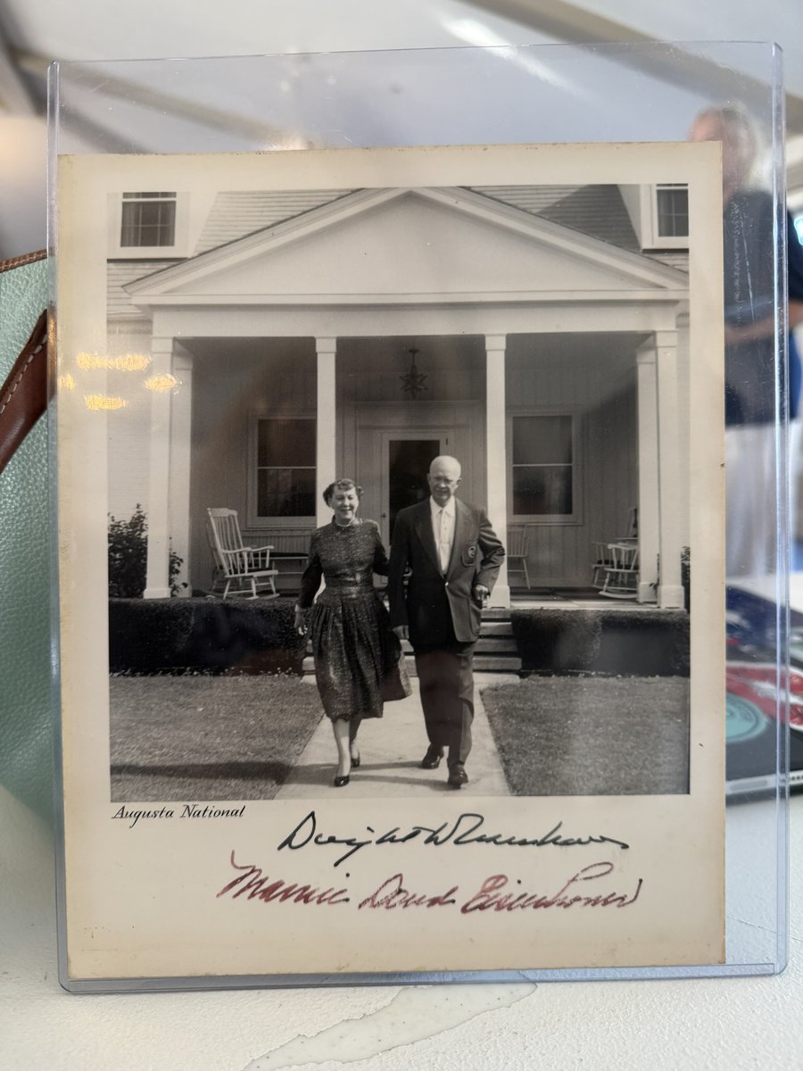 Leila Dunbar tweet media