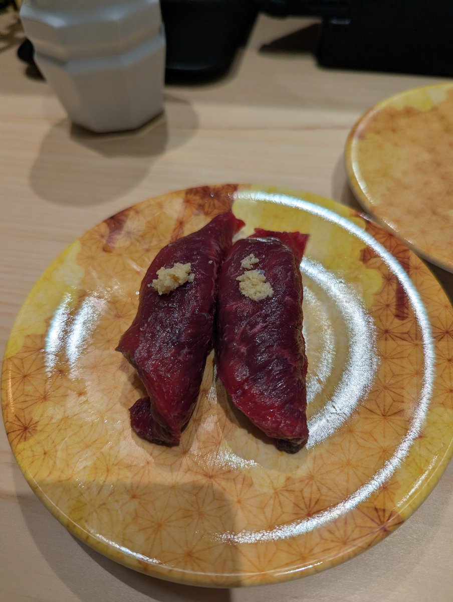 chin10okap_Inky's tweet photo. #大井町トラックス
待ち開き一番乗りしたのは #廻鮮寿司塩釜港 にいきたかったので
ファーストロット客として入れましたよ
マグロうめえな
ホホ肉いいですね！
食べ終わって外でたらすごい列!!!
これ2時間ぐらい待つんじゃないかね…!!
暫く混みますねここ! https://t.co/rvlRV2zWca