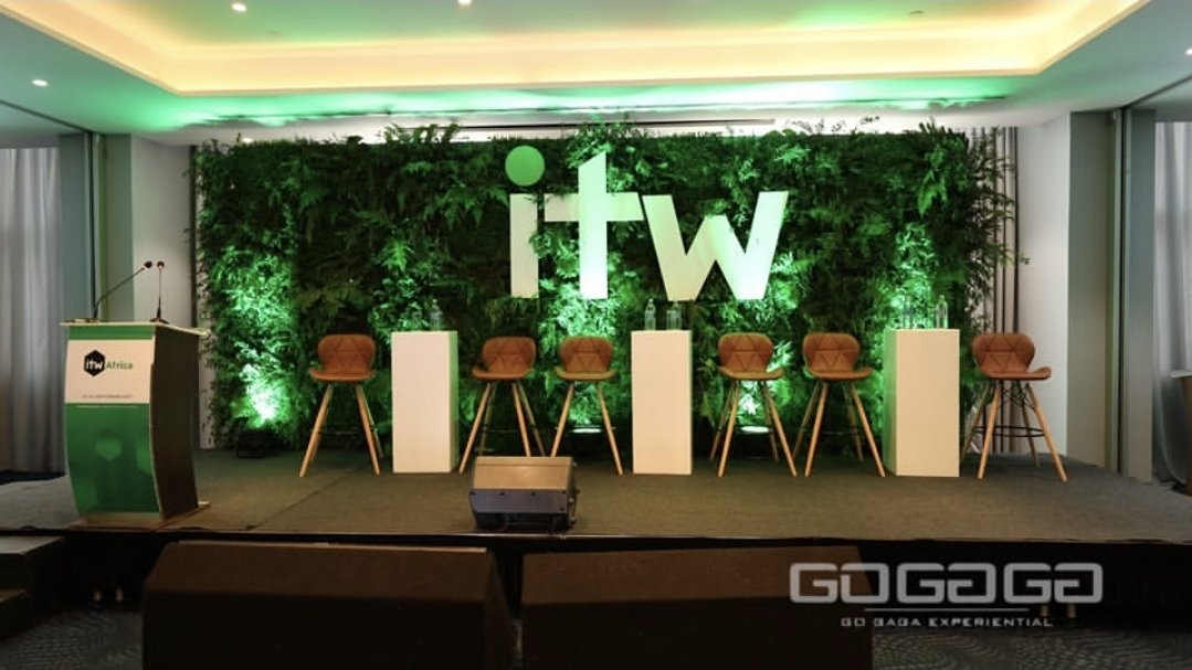 gogaga_ke's tweet image. Bringing nature to the stage. 🌿 Live plants add a refreshing and organic touch to event spaces, creating a vibrant atmosphere that feels both elegant and inviting. 

#ExperientialMarketing #EventPlanning #CorporateEvents #EventManagement