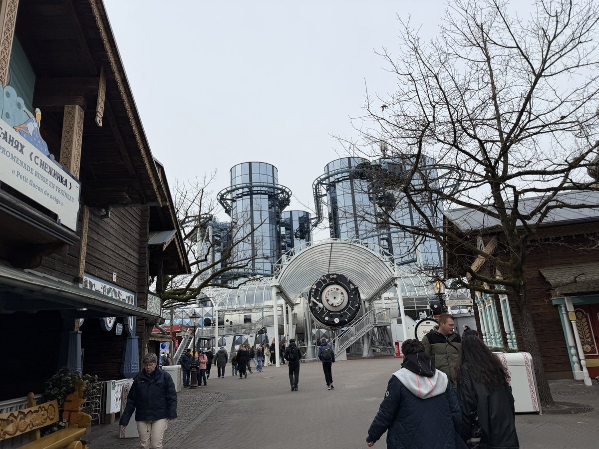 Larson Loopers tweet media