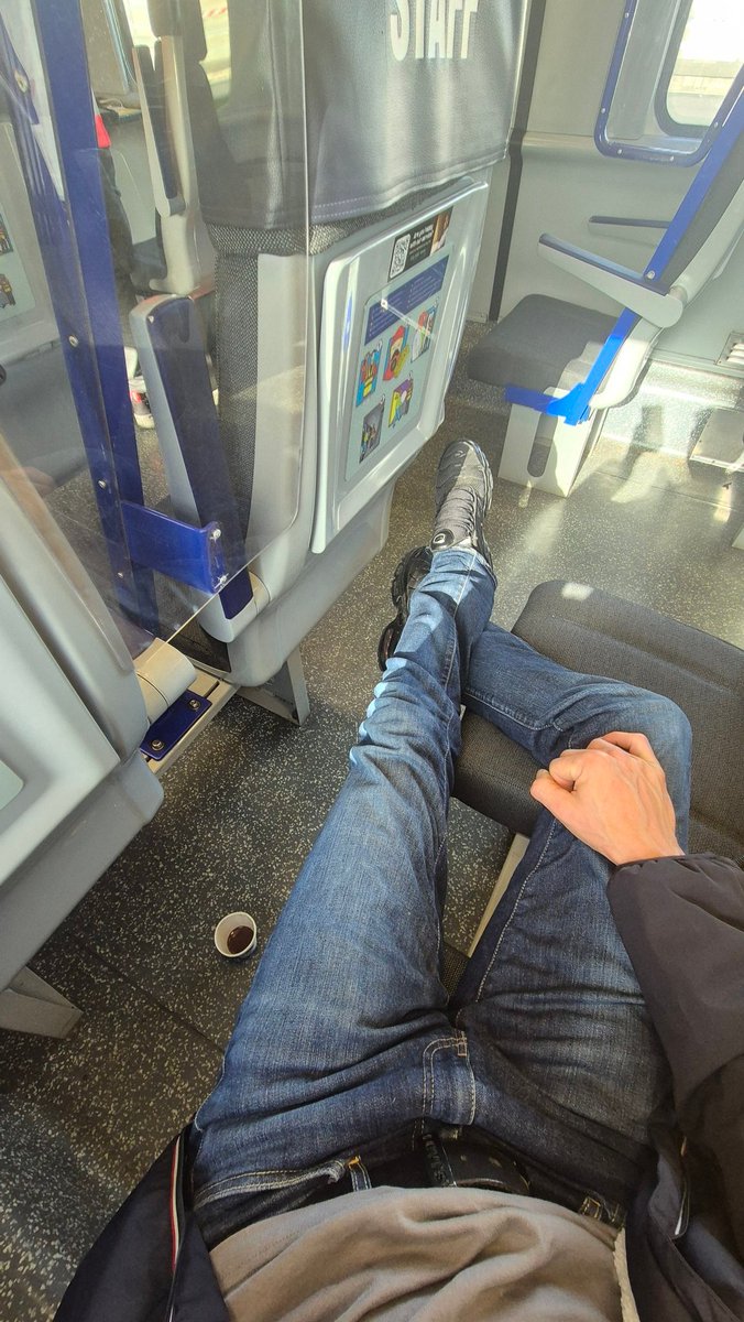 Tom d'Avignon tweet media