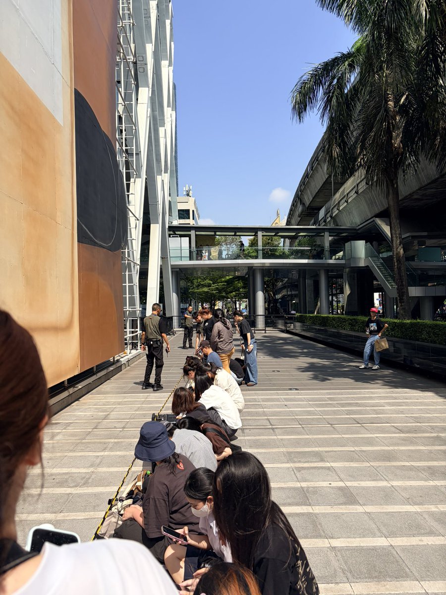 ถงถทพก tweet media