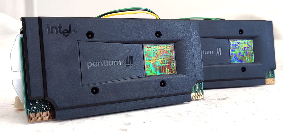 BitsUndBolts's tweet image. 1/3 Which one would you pick for a 1GHz #Intel retro build?
#retrocomputing