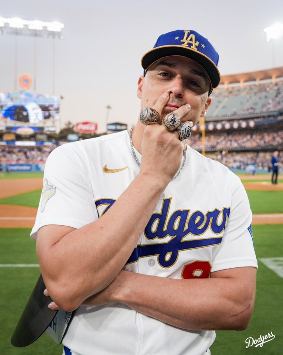 onlyangeleclerc's tweet photo. love that he doesn’t gaf at all my dawg forever https://t.co/XgSfg2Mtpe