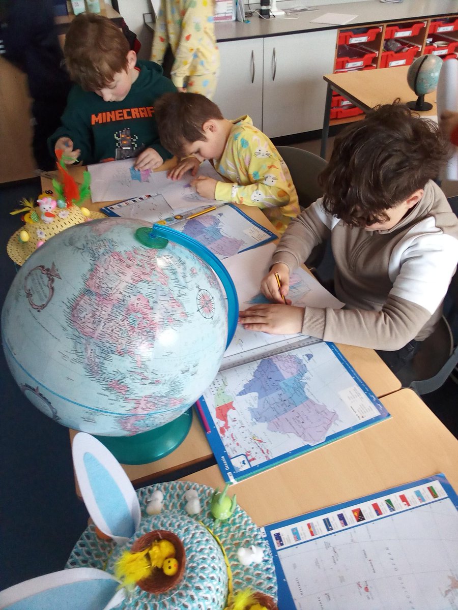 Year3L's tweet photo. Today, we are looking at how Australia celebrates Easter. We drew a map of Australia and learned all about the Easter Bilby. @PrimaryGreat #gcpeasterfun #DANCE https://t.co/KAvArGxTNB