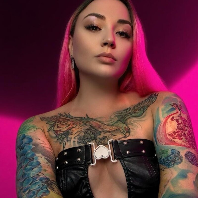 Pink_Hurricane_Official tweet media