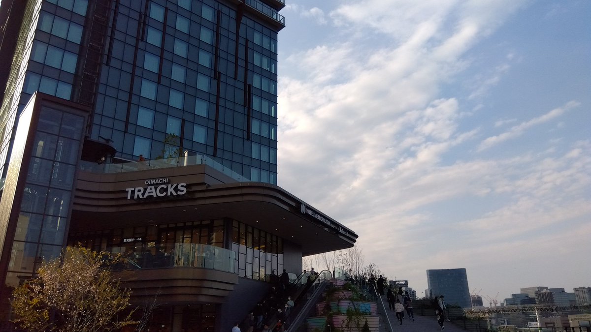 zero_57139's tweet photo. 大井町トラックスに行ってみた
祝日にw
さすが開業して初の土日、めちゃ混み〜😀

＃大井町＃大井町トラックス https://t.co/IV8h9dJQbc