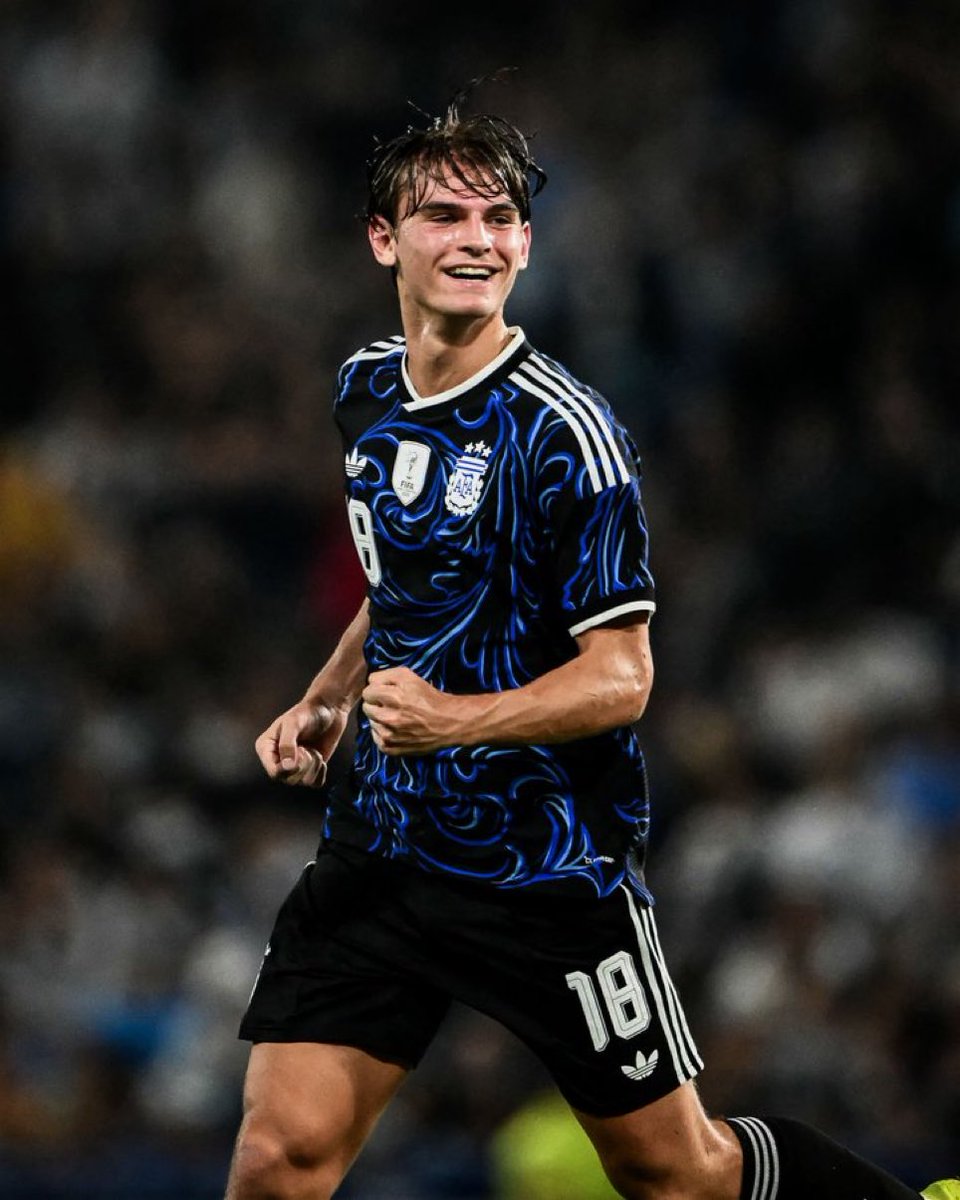 Nico Paz strzelił wczoraj gola z rzutu wolnego w meczu Argentyna - Mauretania. 🇦🇷🇲🇷

Franco Mastantuono wszedł na boisko w przerwie meczu.