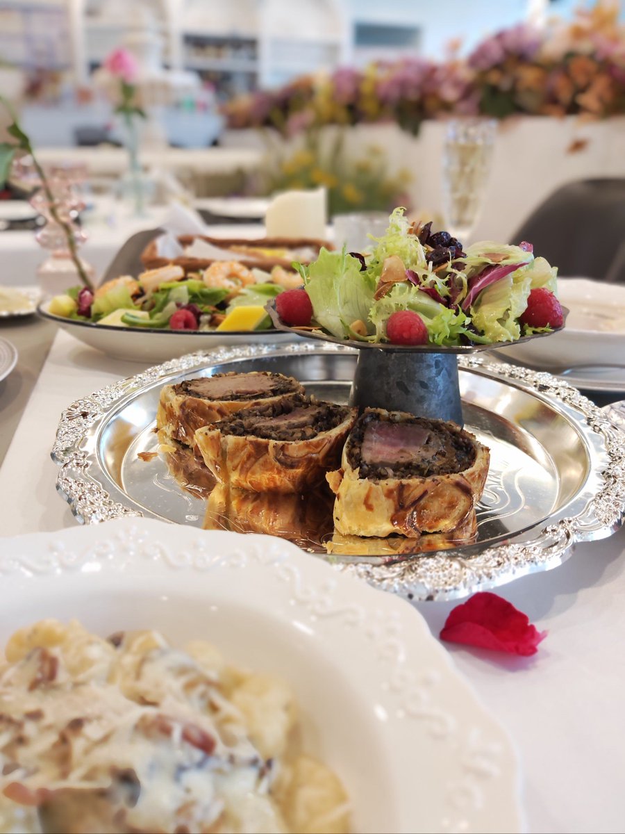 Sara Russell tweet media