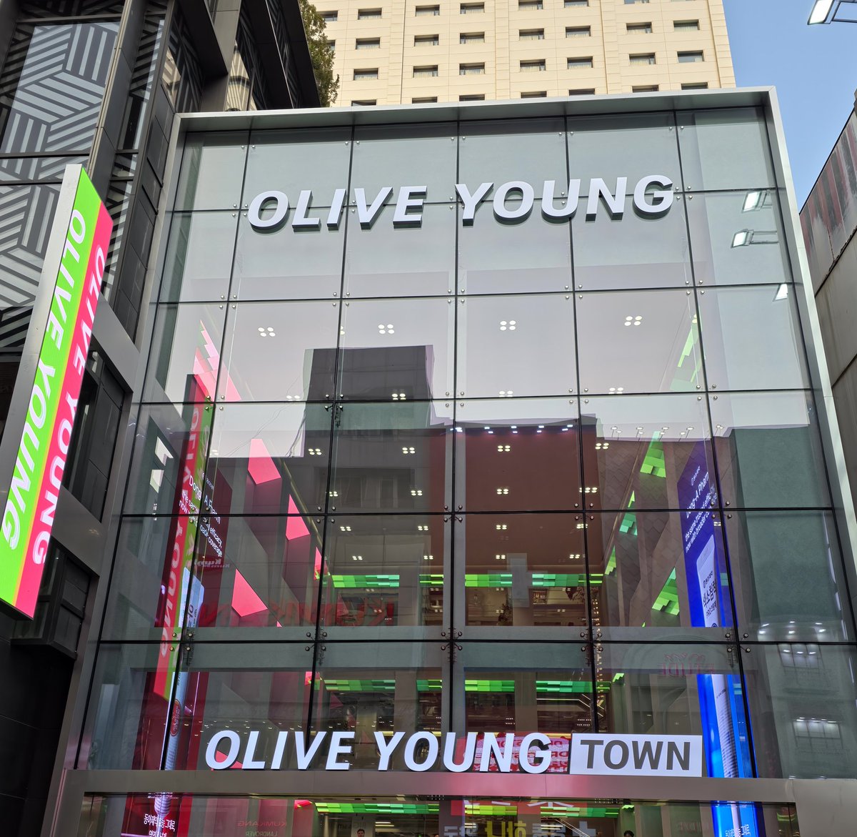 우르힁 tweet media