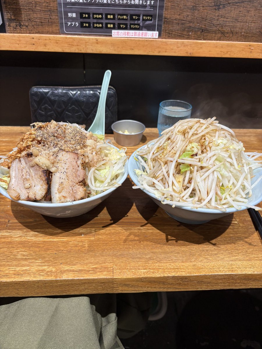 rundmchoshi's tweet photo. @menhajimenowa 麺初さんのマシマシは多いからね別皿で来るから
でもお残しはダメ🙅でしょ
有料化で行きましょう https://t.co/A8OHVWdQnc
