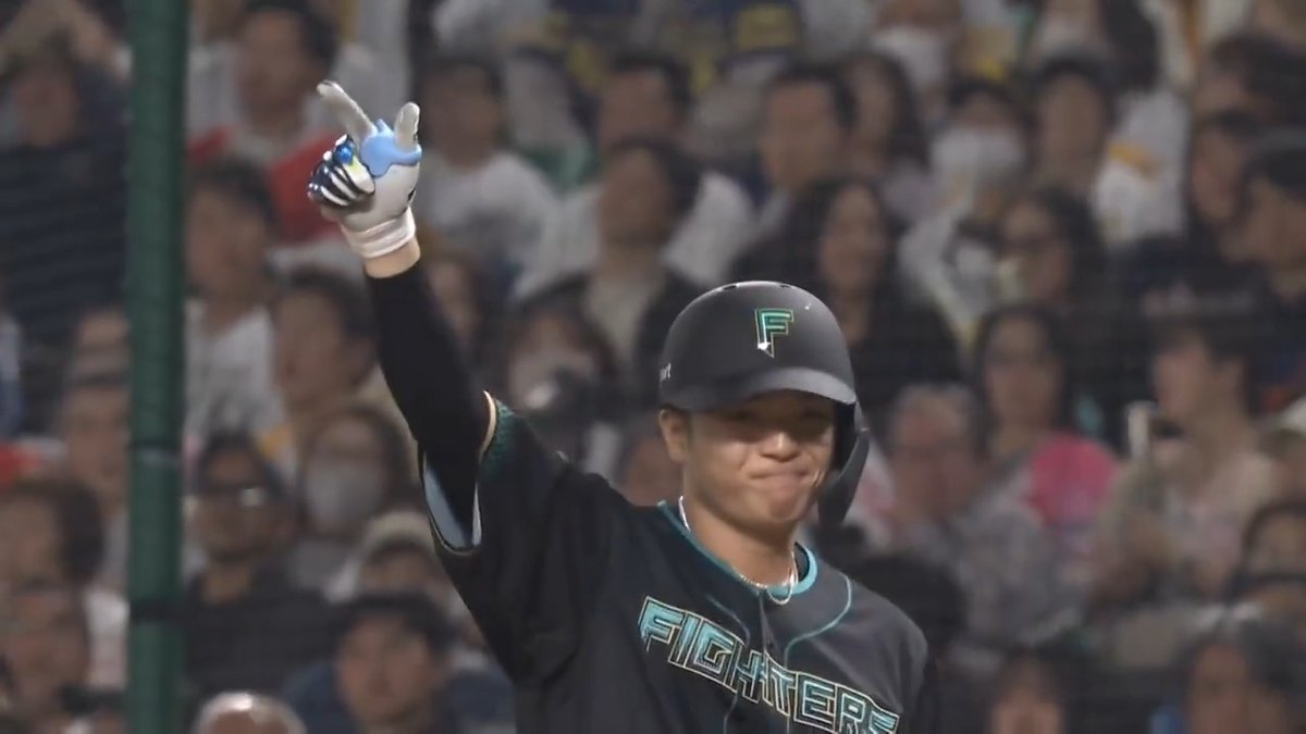 ファイターズ　郡司たくさんセット　追加アリ ここぞの一打⚡ 郡司裕也選手のタイムリーヒットでさらに追加点を