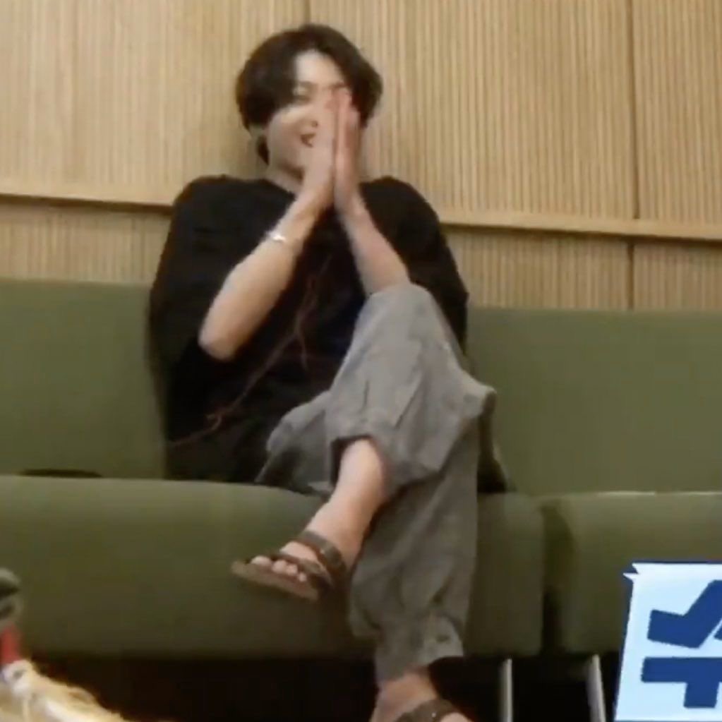 ttiano⁷ ⊙⊝⊜ 🇦🇷 namjoon me parió tweet media