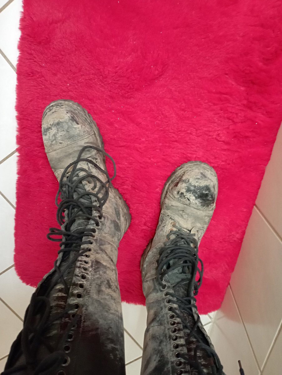 flyinghugo80's tweet photo. Wo bleibt der Lecksklave https://t.co/52DCZgE4Xq
