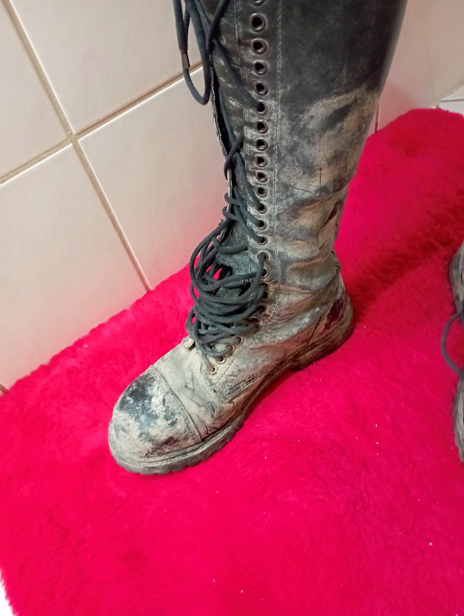 flyinghugo80's tweet photo. Wo bleibt der Lecksklave https://t.co/52DCZgE4Xq