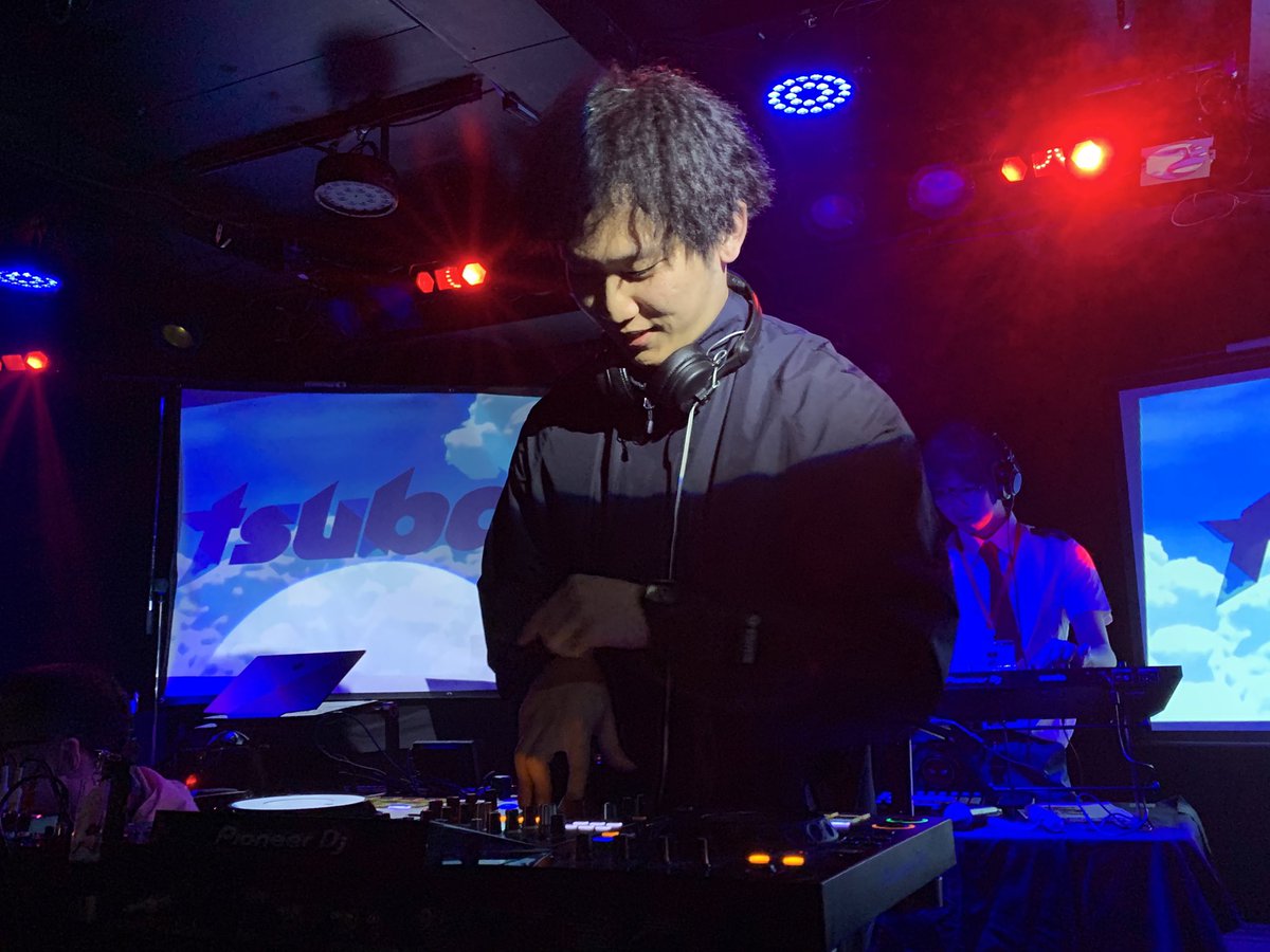 anisoniccombo's tweet photo. 5番手DJ！tsubasa！

何やら新しいRemixを携えてきた模様✨️今回もステージで魅せてくれるぞ！

そしてここでも気持ちいいBPM帯…
 #アニソニ舞鶴 https://t.co/p2ojZxAjaD