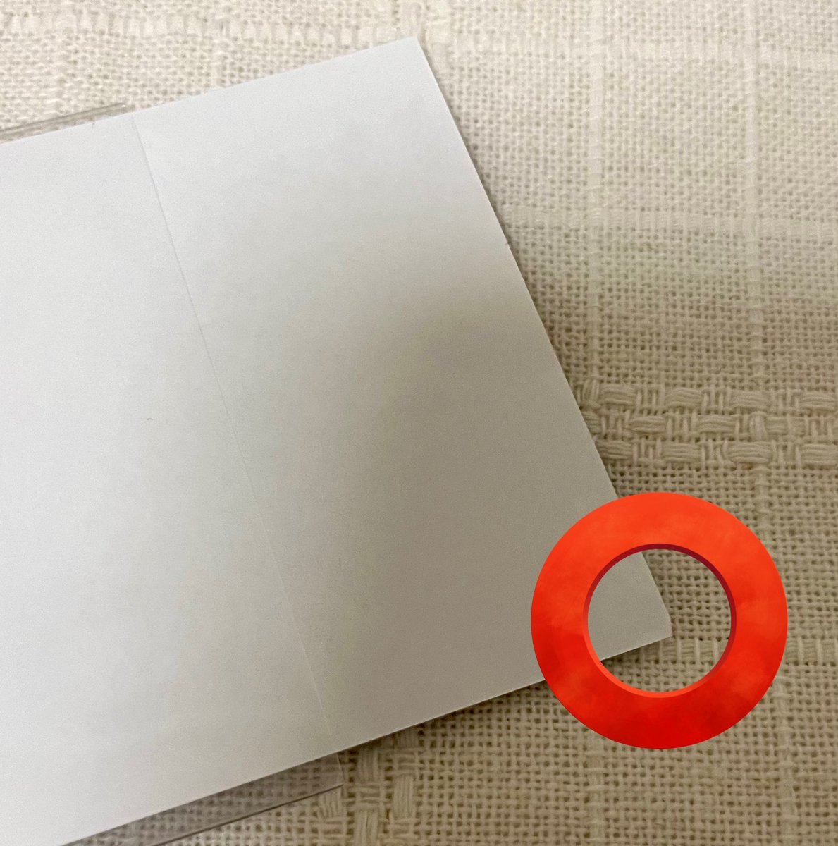 コロン tweet media