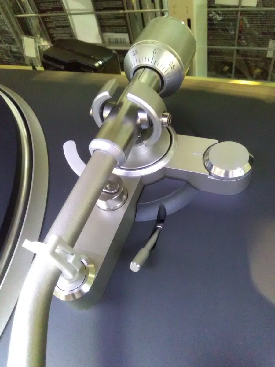 奥野太一郎 星条旗のもとで地球儀をもてあそぶな ด้ด้้ด้้้ด้้้้ด้้้้้ด้ด้้ด tweet media