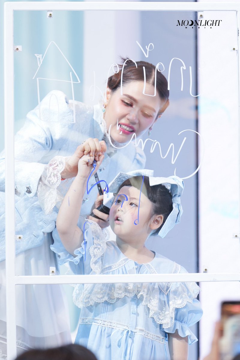 MOONLIGHT MEDIA tweet media