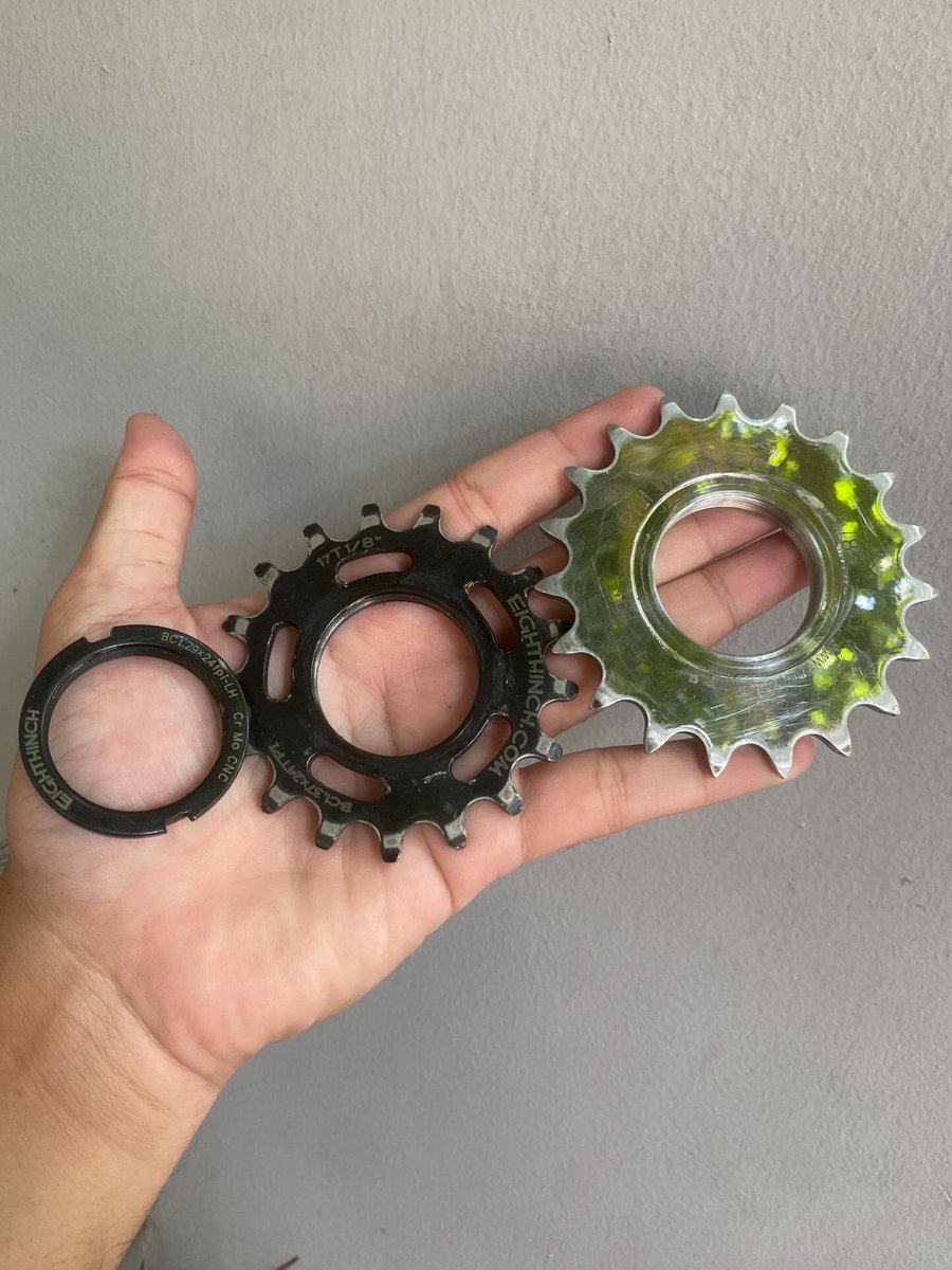 Pedagang Bekasi tweet media