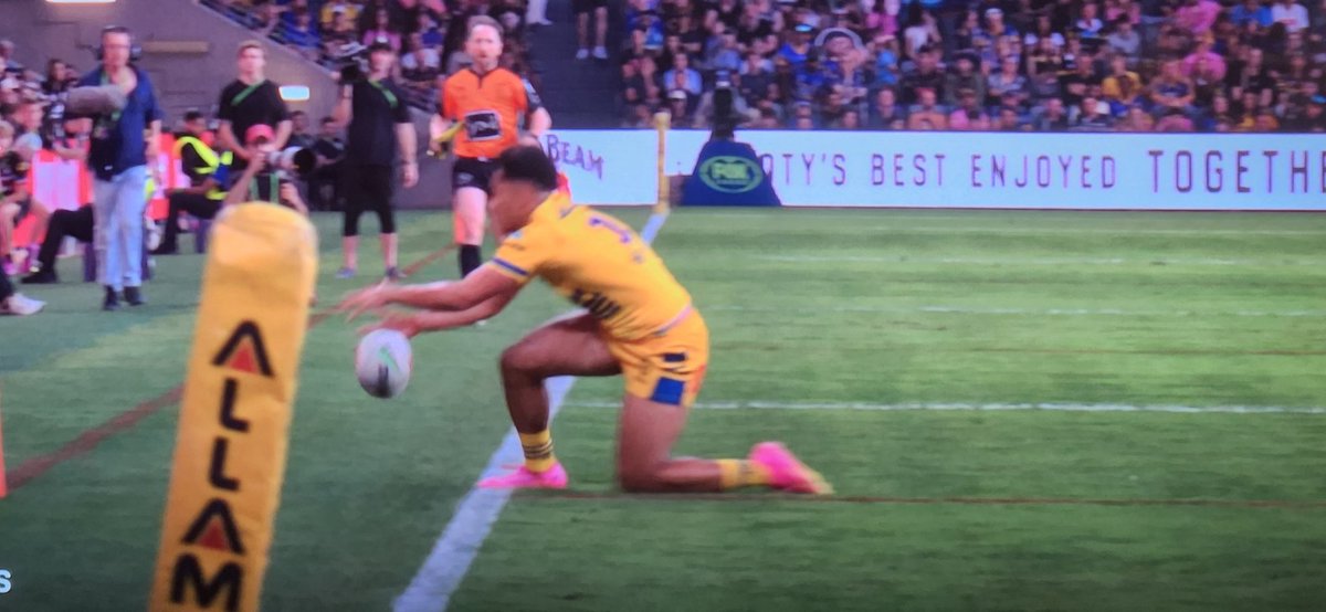 Travel Scrabble Death tweet media