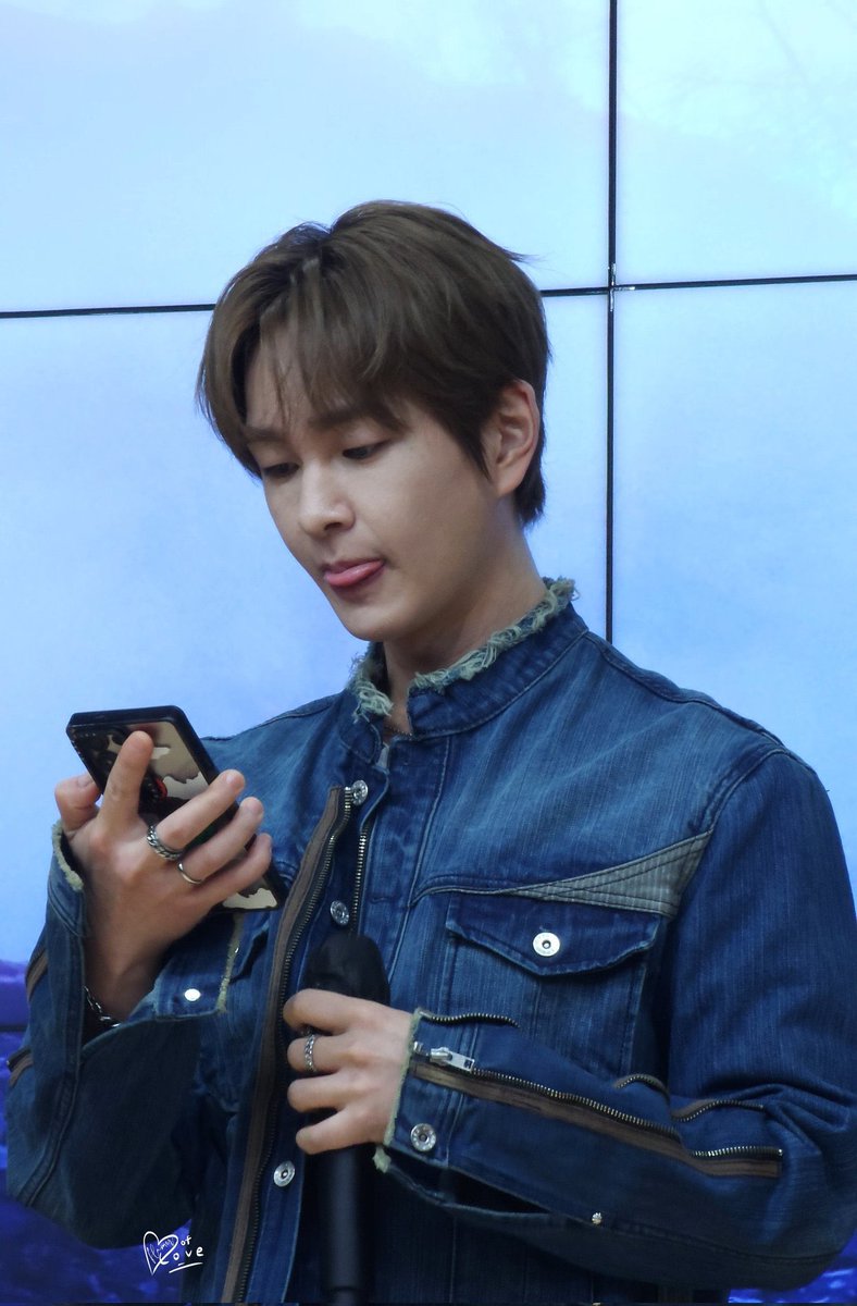 mrs freak🍭 미쳤나봐나💪🏼 tweet media